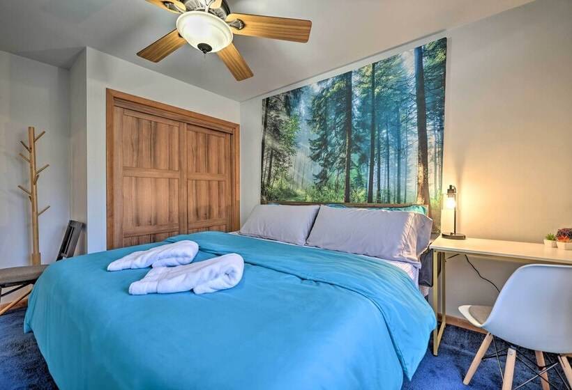 Modern Poconos Gem W/ Fire Pit, Deck & Pool Access