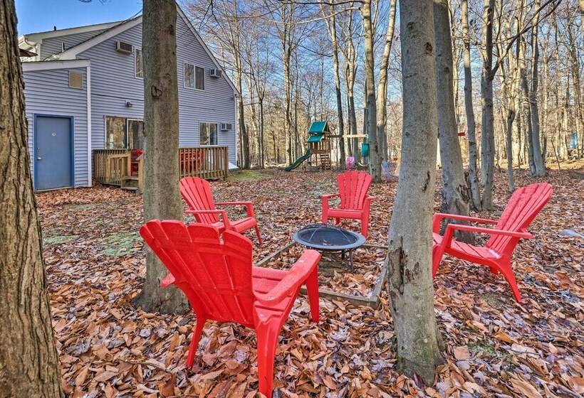 Modern Poconos Gem W/ Fire Pit, Deck & Pool Access