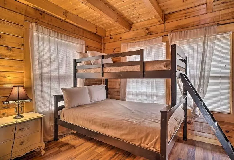 Mountain View Sevierville Cabin With Hot Tub!