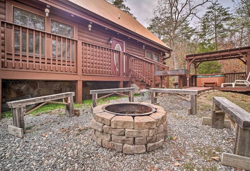 Mountain View Sevierville Cabin With Hot Tub!