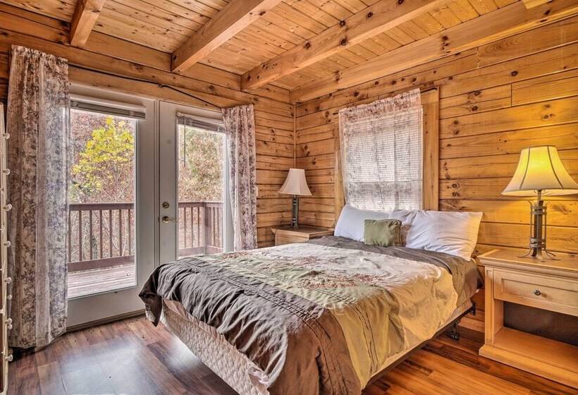 Mountain View Sevierville Cabin With Hot Tub!