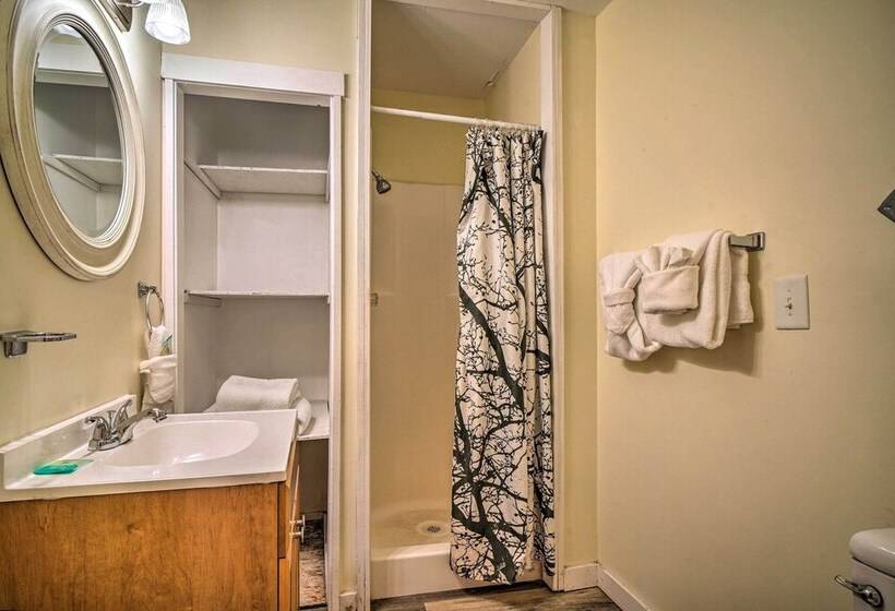 Mountain View Sevierville Cabin With Hot Tub!