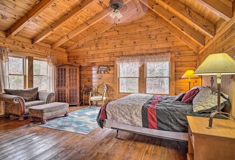Mountain View Sevierville Cabin With Hot Tub!