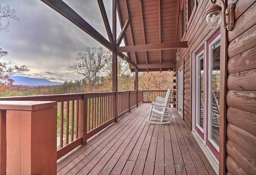 Mountain View Sevierville Cabin With Hot Tub!