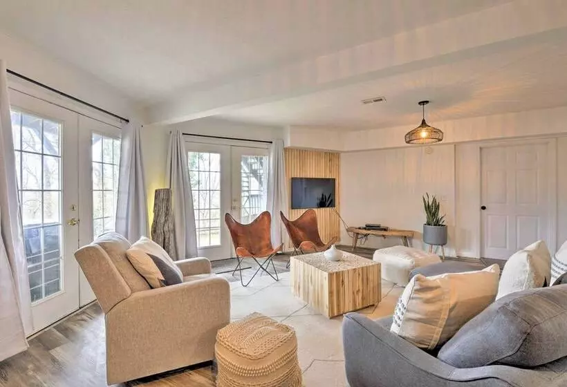 Game Room & Hot Tub: Bryson City Cabin!