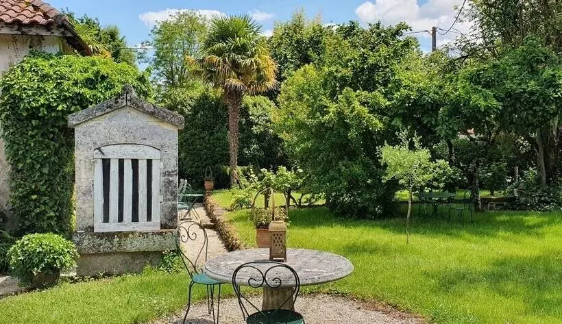 ペンション La Petite Clavelie Gîte Périgord Vert