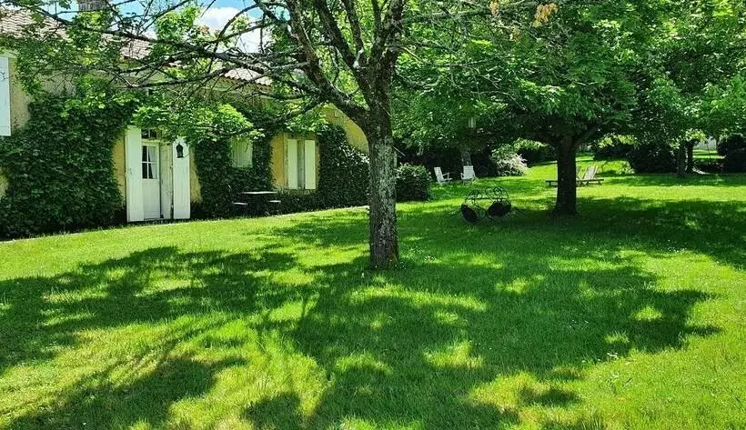 ペンション La Petite Clavelie Gîte Périgord Vert