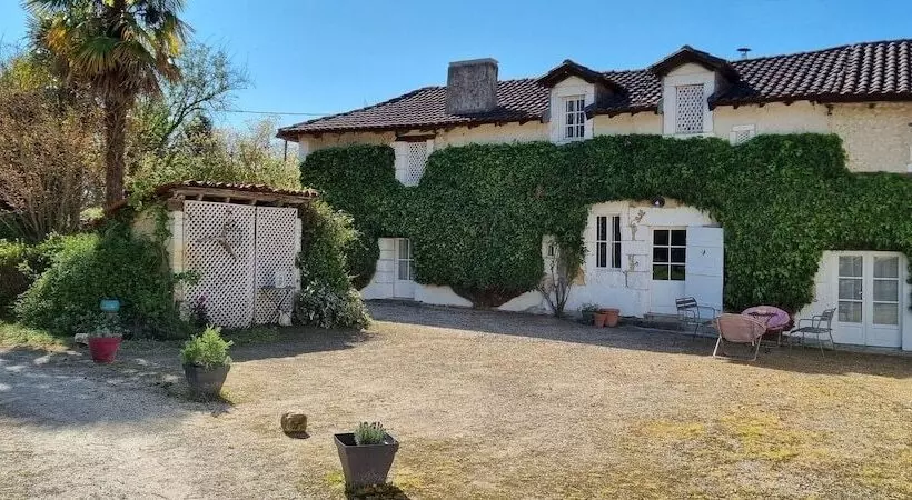 ペンション La Petite Clavelie Gîte Périgord Vert