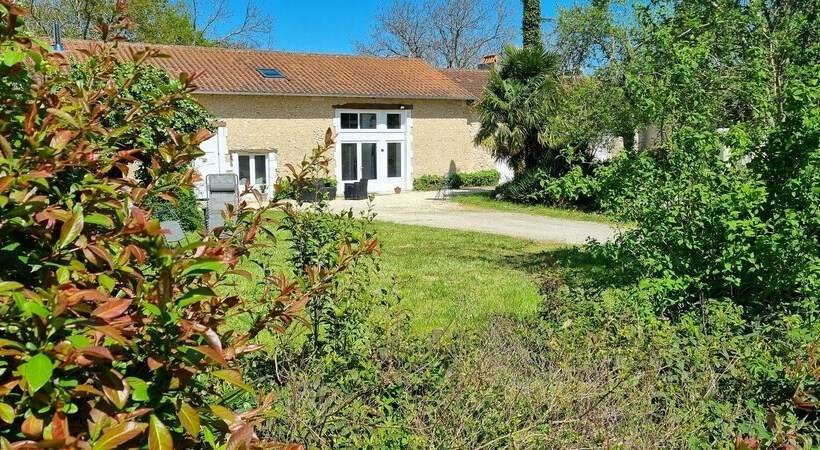 ペンション La Petite Clavelie Gîte Périgord Vert