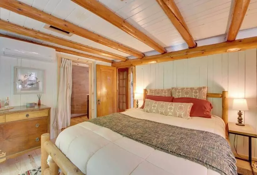 Unique Maine Log Cabin W/ Trout Ponds & Sauna!