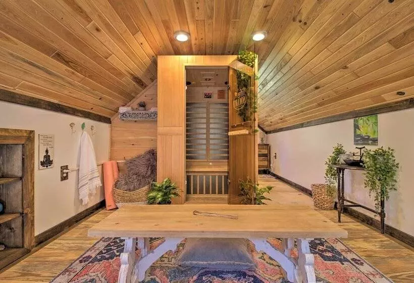 Unique Maine Log Cabin W/ Trout Ponds & Sauna!