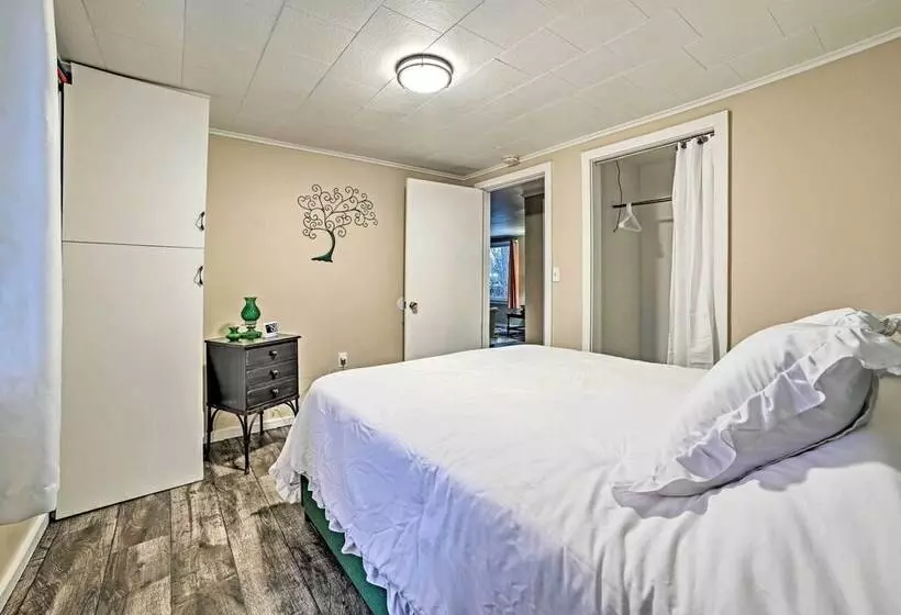 Quaint Frederic Home: Ski, Boat + Hike Nearby