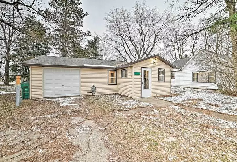 Quaint Frederic Home: Ski, Boat + Hike Nearby