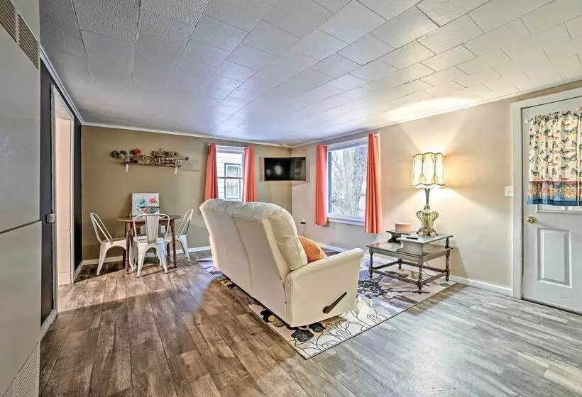 Quaint Frederic Home: Ski, Boat + Hike Nearby