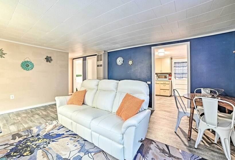 Quaint Frederic Home: Ski, Boat + Hike Nearby