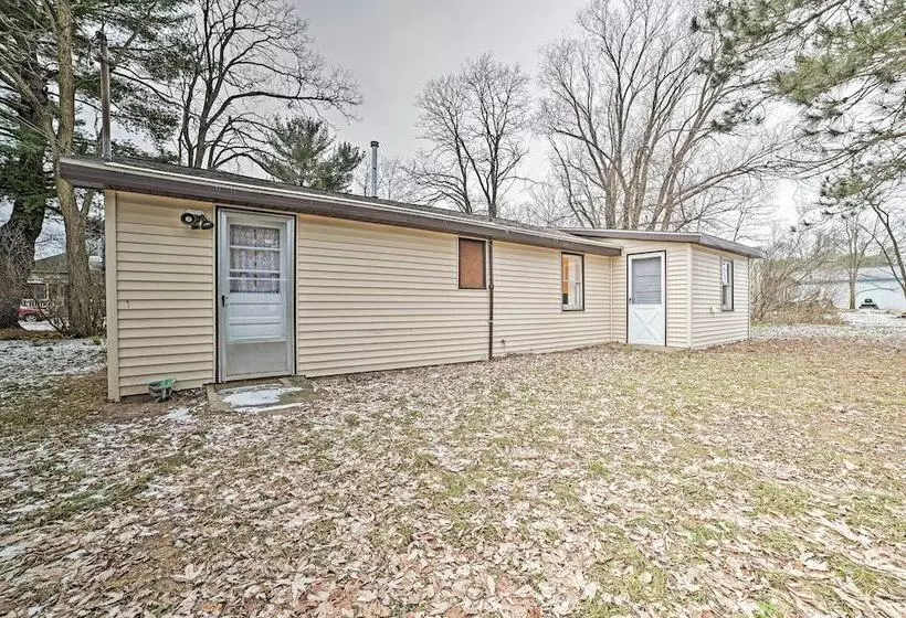 Quaint Frederic Home: Ski, Boat + Hike Nearby