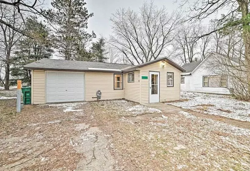 Quaint Frederic Home: Ski, Boat + Hike Nearby