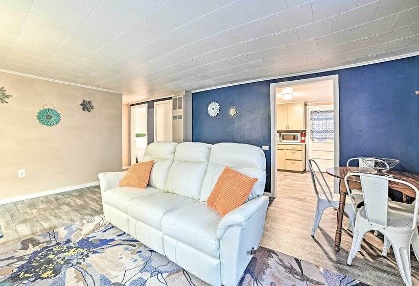 Quaint Frederic Home: Ski, Boat + Hike Nearby