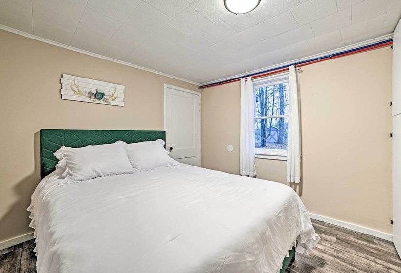 Quaint Frederic Home: Ski, Boat + Hike Nearby