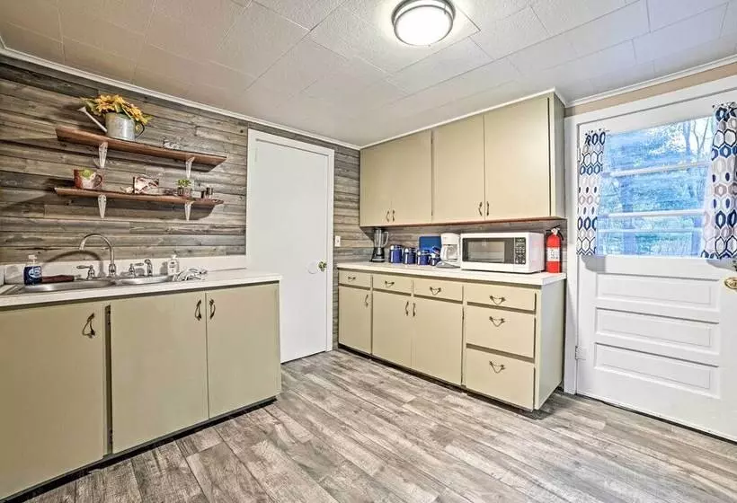 Quaint Frederic Home: Ski, Boat + Hike Nearby