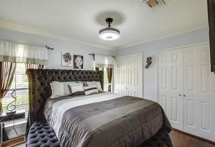 Rowlett Escape W/ Fire Pit & Lake Views