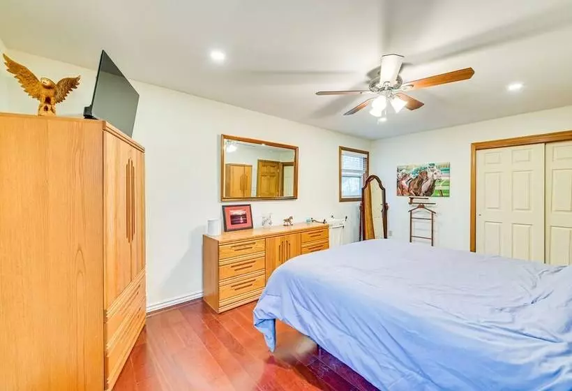 Saratoga Springs Home Near Skidmore College!