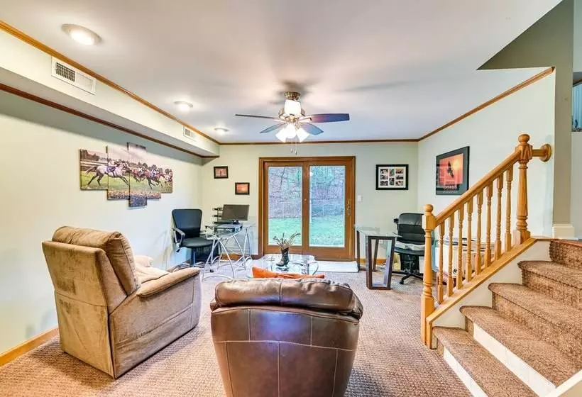 Saratoga Springs Home Near Skidmore College!