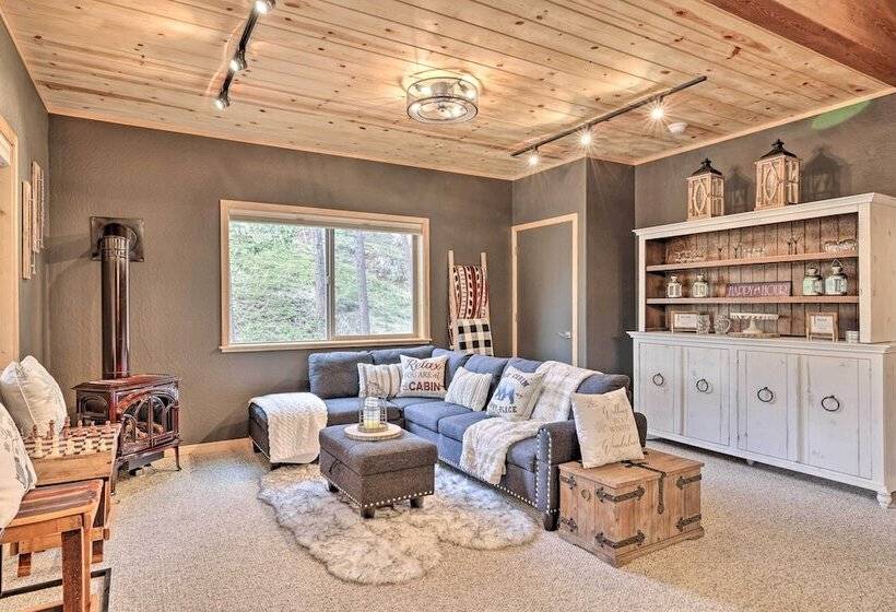 Game Room & Lake Access: Scenic Arnold Escape!