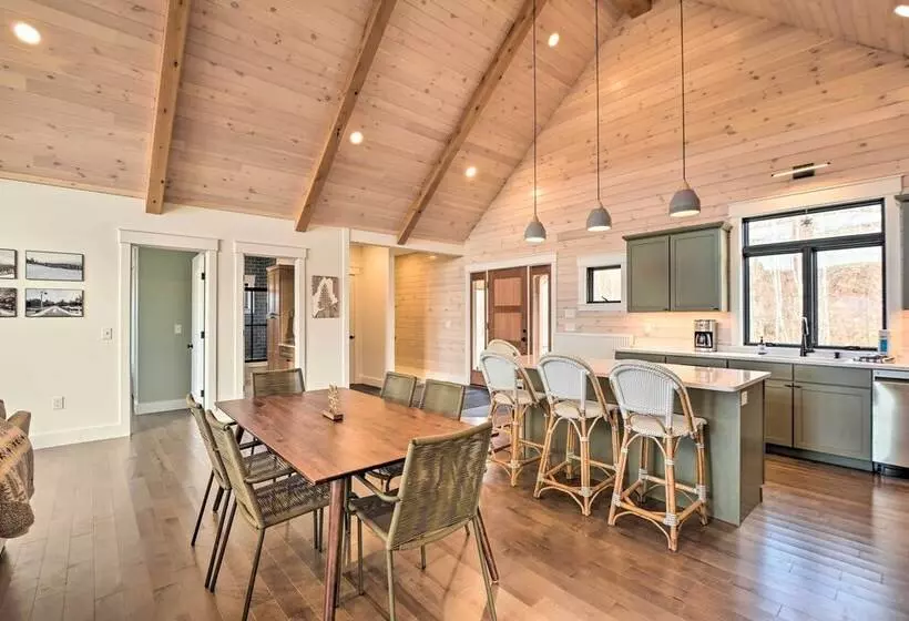 Secluded Kingfield Abode W/ Idyllic Mtn Views