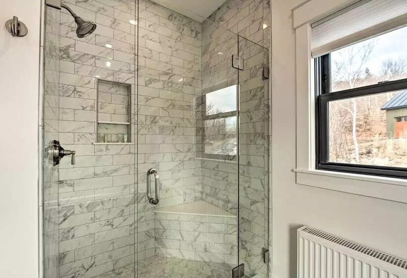 Secluded Kingfield Abode W/ Idyllic Mtn Views