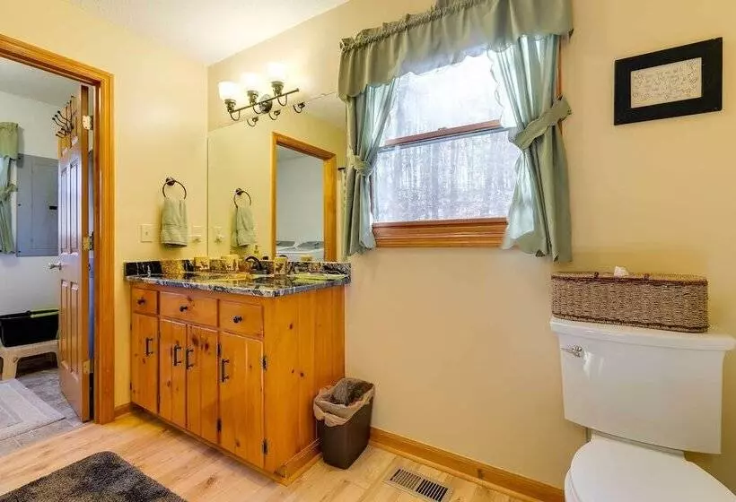 Smoky Mountain Cabin W/ Fire Pit: Hike & Fish!