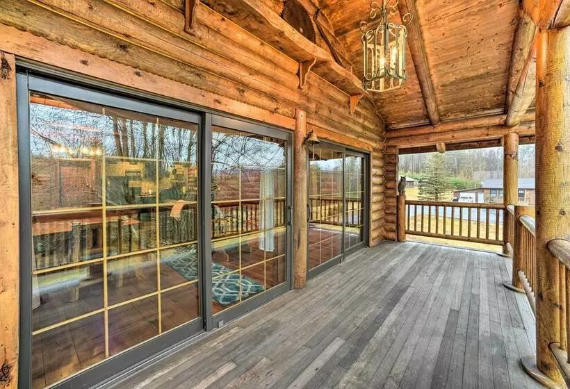 Spacious Cabin W/ Decks Near Saratoga Springs