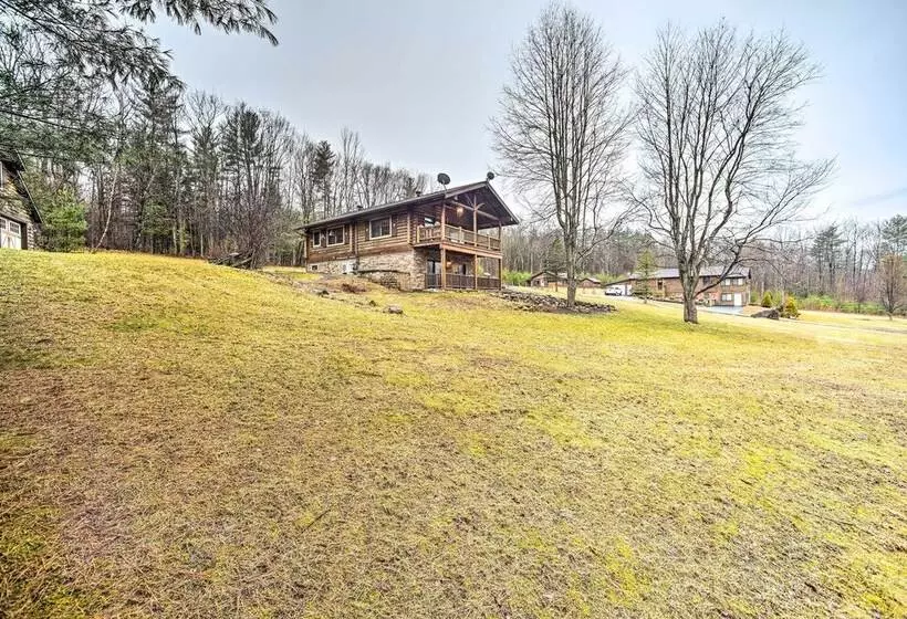 Spacious Cabin W/ Decks Near Saratoga Springs