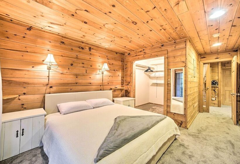 Spacious Cabin W/ Decks Near Saratoga Springs