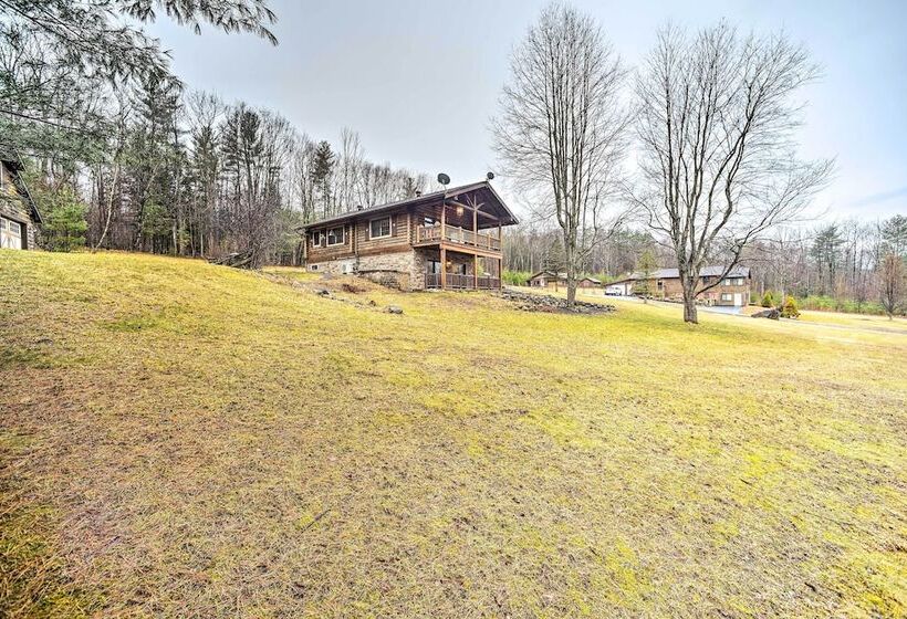 Spacious Cabin W/ Decks Near Saratoga Springs