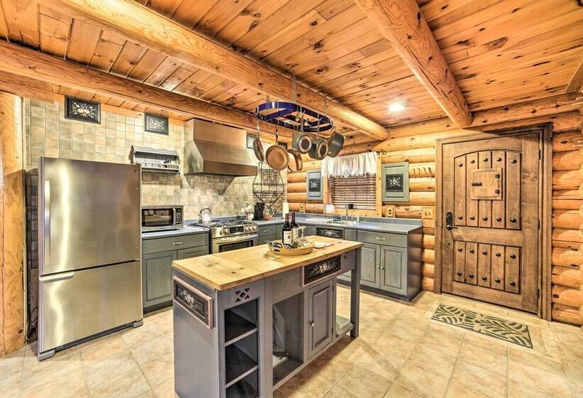 Spacious Cabin W/ Decks Near Saratoga Springs