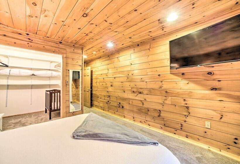 Spacious Cabin W/ Decks Near Saratoga Springs
