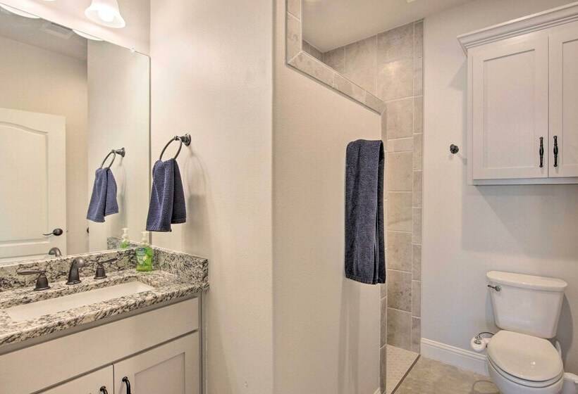 Home W/ Screened Porch Near Toledo Bend Lake!