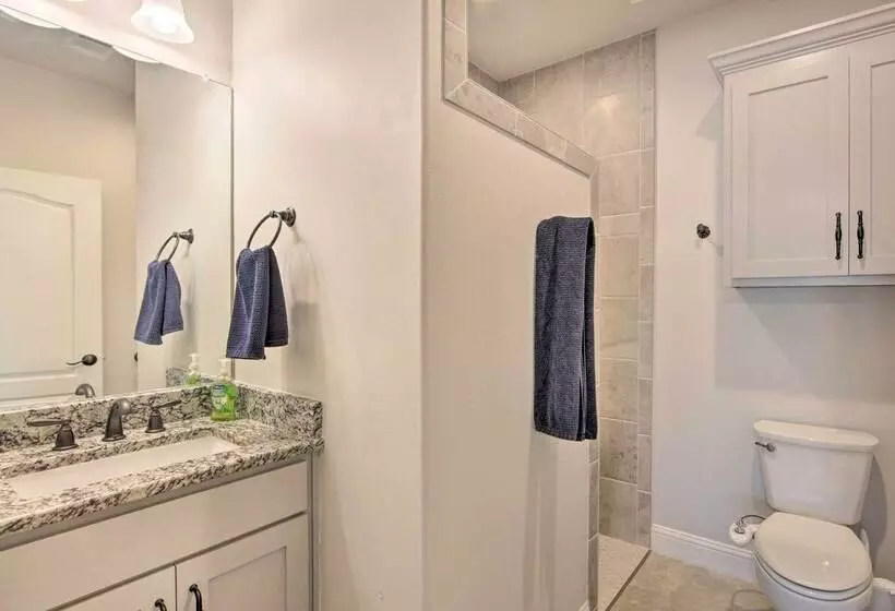 Home W/ Screened Porch   Near Toledo Bend Lake!