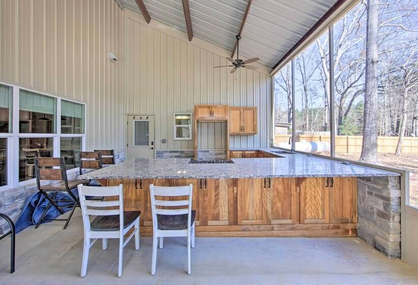Home W/ Screened Porch Near Toledo Bend Lake!