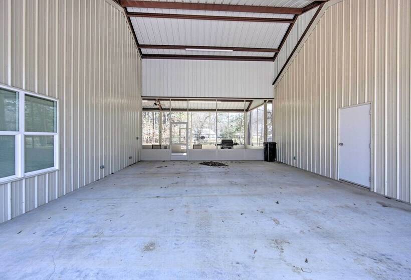 Home W/ Screened Porch Near Toledo Bend Lake!