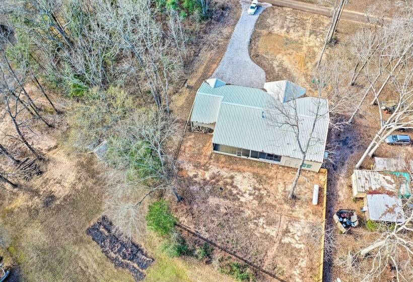 Home W/ Screened Porch Near Toledo Bend Lake!
