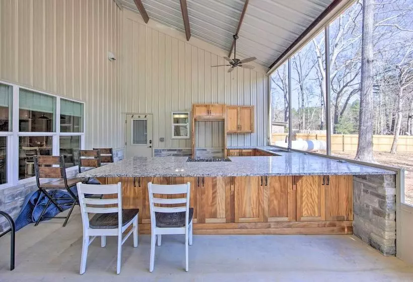 Home W/ Screened Porch   Near Toledo Bend Lake!