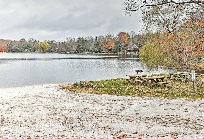 Spacious Lake Ariel Home W/ Deer Lake Beach Access