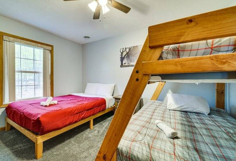 Spacious Lake Ariel Home W/ Deer Lake Beach Access