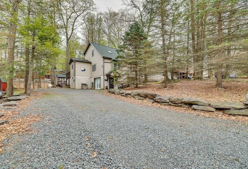 Spacious Lake Ariel Home W/ Deer Lake Beach Access