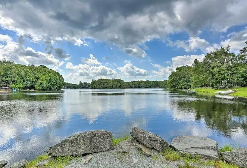 Spacious Lake Ariel Home W/ Deer Lake Beach Access
