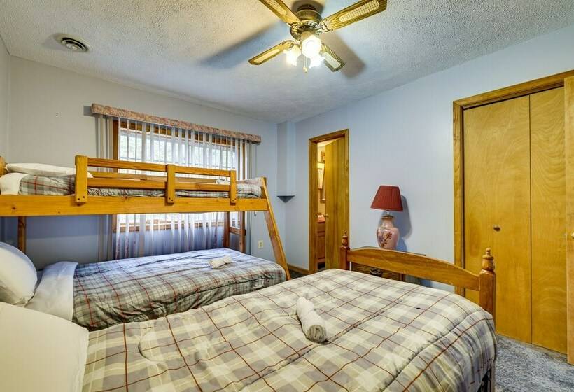 Spacious Lake Ariel Home W/ Deer Lake Beach Access