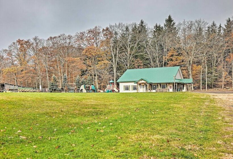 Spacious Lake Ariel Home W/ Deer Lake Beach Access