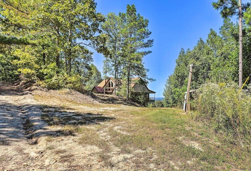 Spacious Lineville Home W/ Deck + Mtn Views!